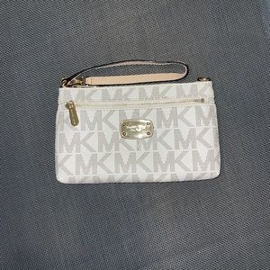 mk wristlet